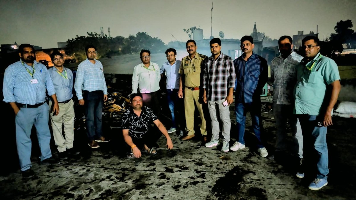 Goods worth lakhs seized from fake pepper factory in Loni